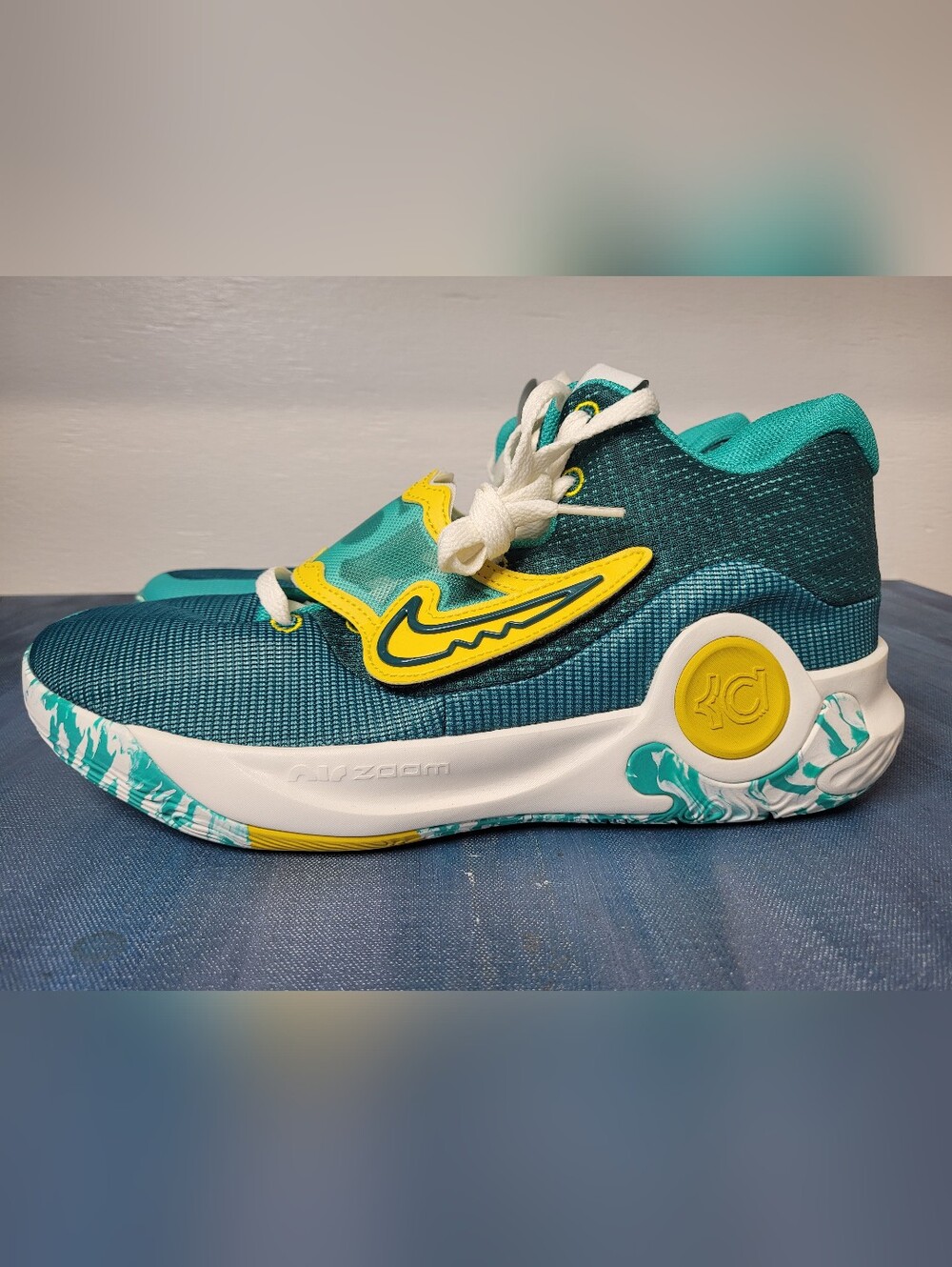 Nike KD Trey 5 X Clear Jade Sulphur Size 11.5 New